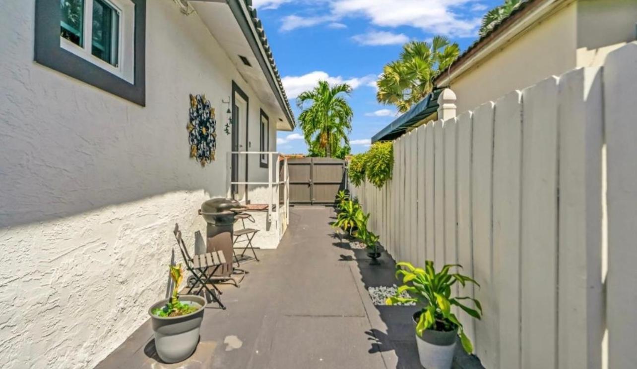 Little Gables Studio-Your Miami Escape-10Min Airport Quarto foto